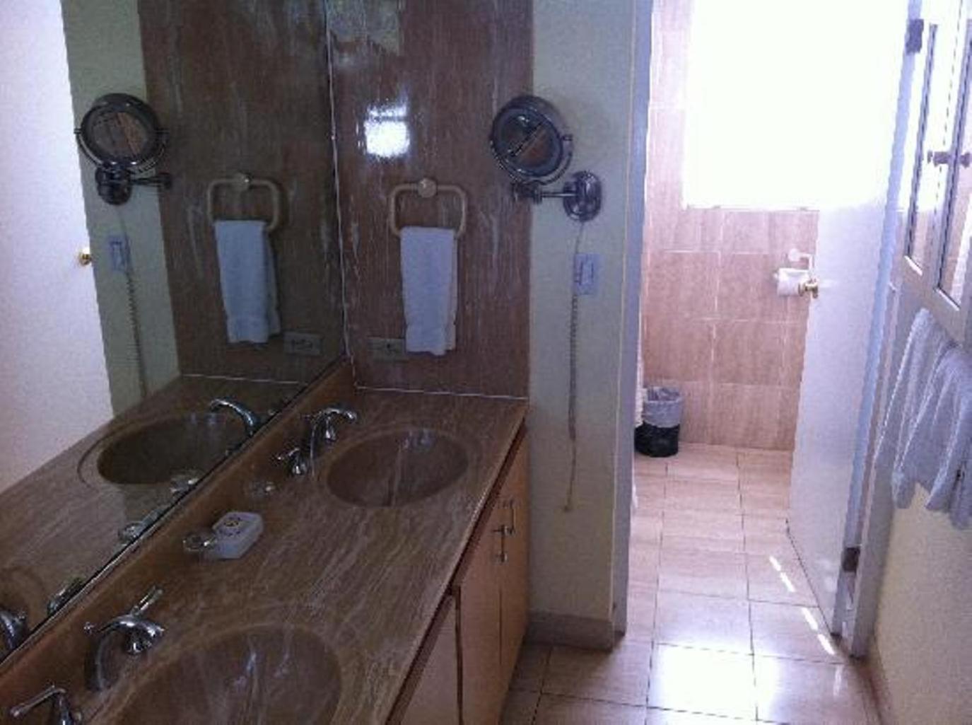 Fourways Inn Mount Pleasant Екстериор снимка