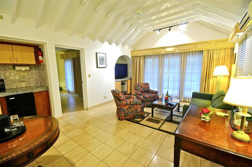 Fourways Inn Mount Pleasant Екстериор снимка